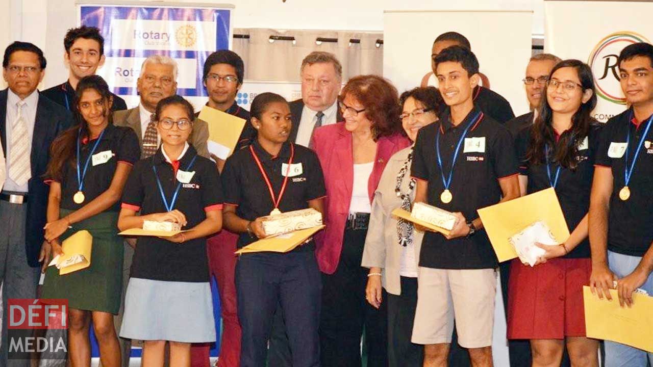 English Speaking Union Finals: Sanjana Chooneea wins 2017 Public Speaking Competition