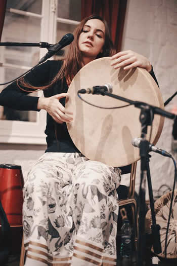 Les percussions sont des piliers des morceaux de Patyatann.